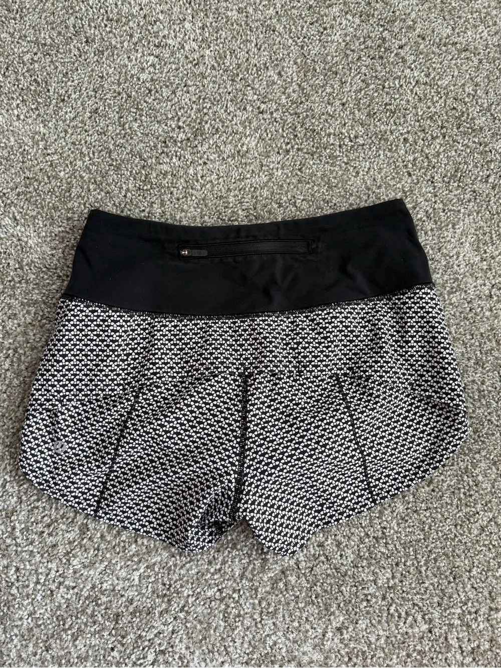 Lululemon Speed Up Short Hi-Rise + Run Times Short II *4